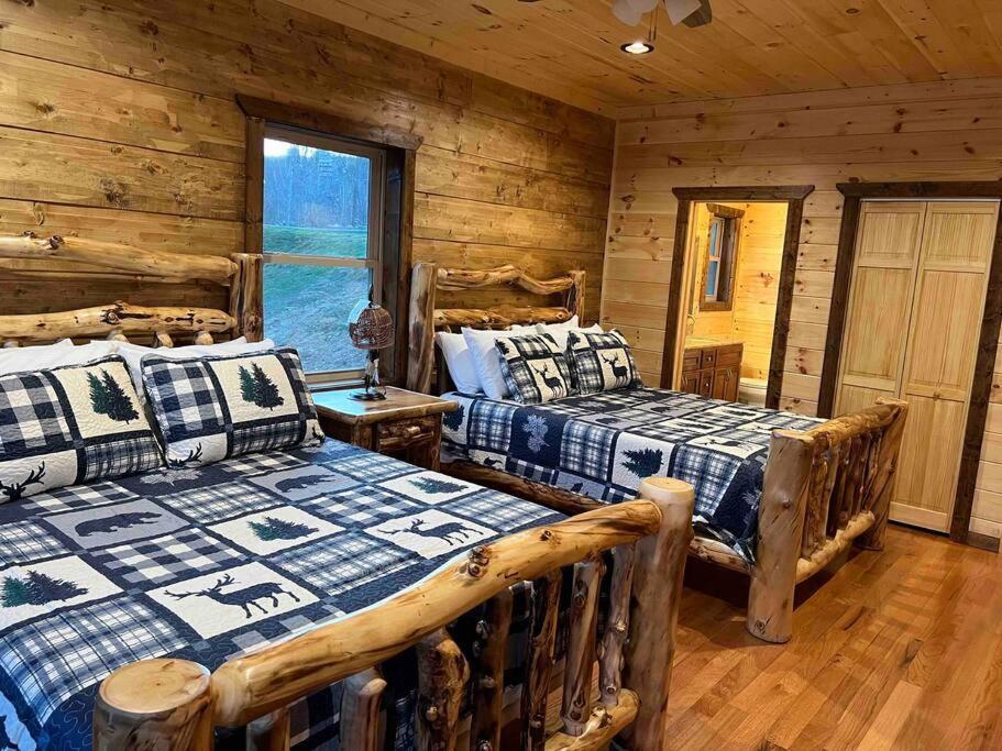 * * 4 Master Bedrooms, Views, Theater, Arcade, Evc แกตลิงเบิร์ก ภายนอก รูปภาพ
